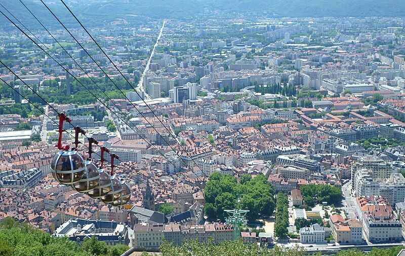 File:Telepherique Grenoble Bastille.JPG