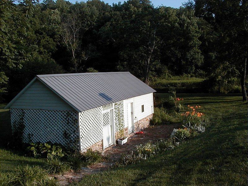 File:Tomahawk Springhouse WV.jpg