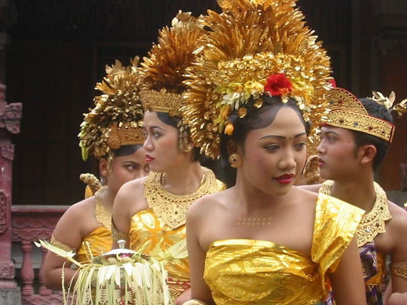 File:Balinese Dancers.JPG