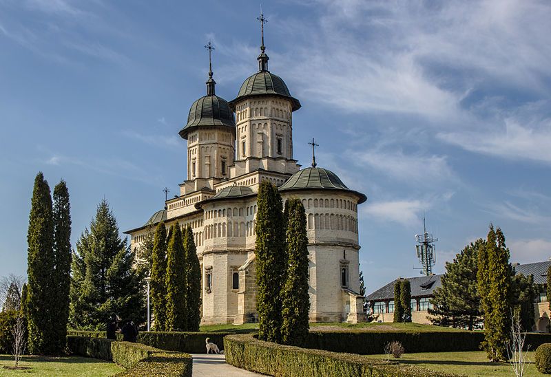 File:Cetatuia Monastery, Iasi.jpg