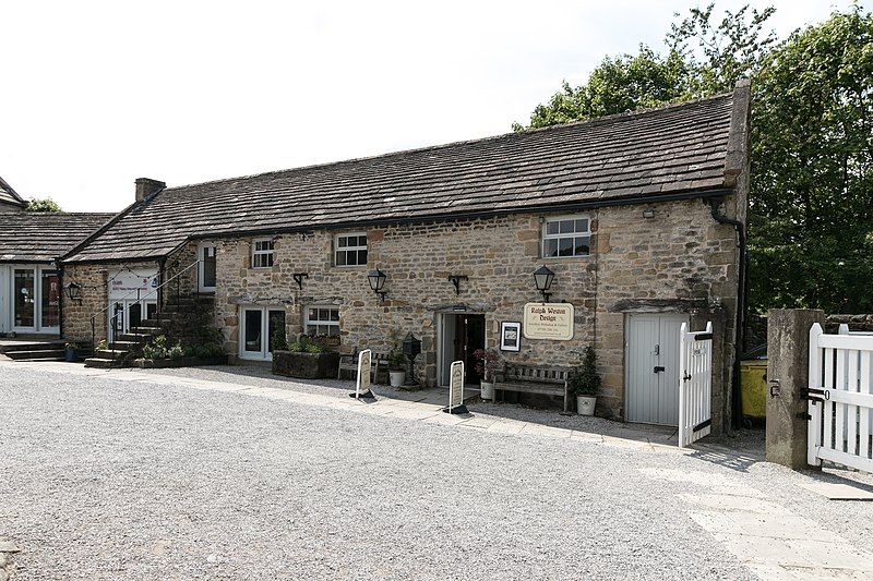 File:Craft Centre Eyam-6.jpg