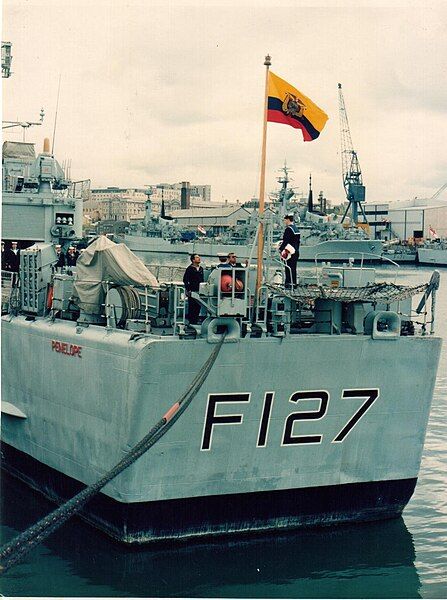 File:Ex-hms-penelope-entregada-a-ecuador-en-1991.jpg