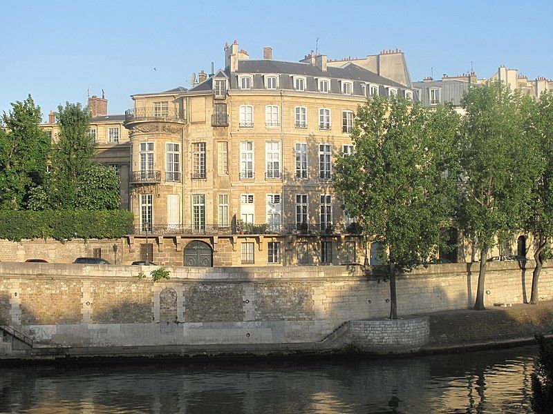 File:Hôtel Lambert.jpg