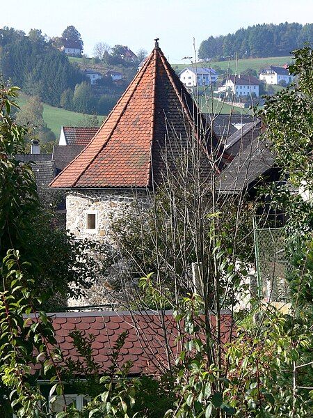 File:Haslach - Stadtmauerturm.jpg