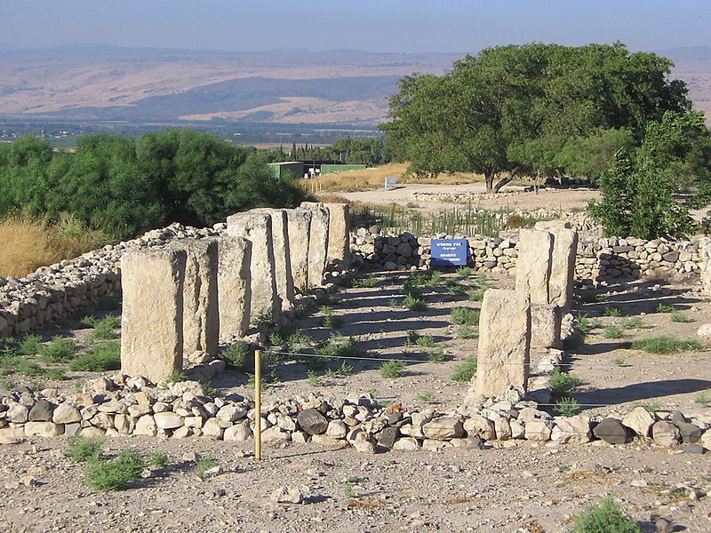 File:Hatzor-HouseofPillars.jpg