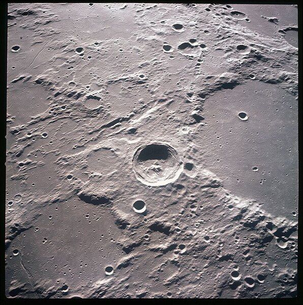 File:Herschel crater, Moon.jpg