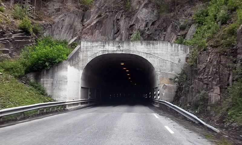 File:Hjelviktunnelen.jpg