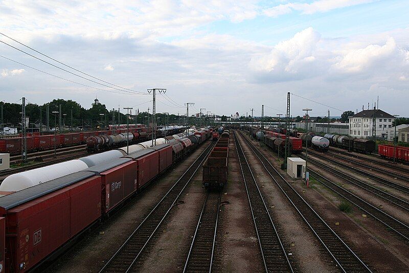 File:Ingolstadt Hbf Rangierbahnhof.jpg