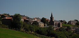 The church and surrounding buildings in Montclar