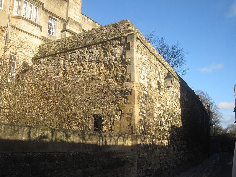 File:New College Longhouse.JPG