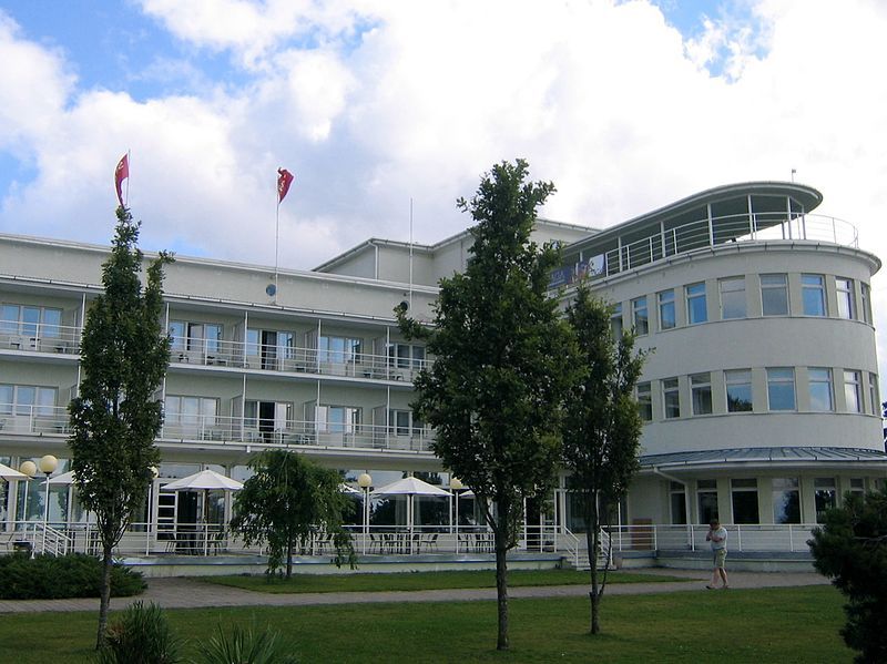 File:ParnuRannahotell.jpg