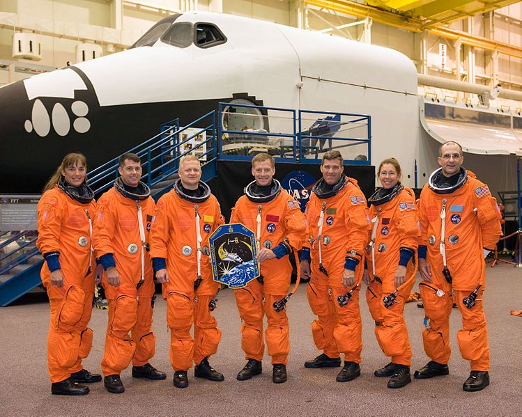 File:STS-126 crew.jpg