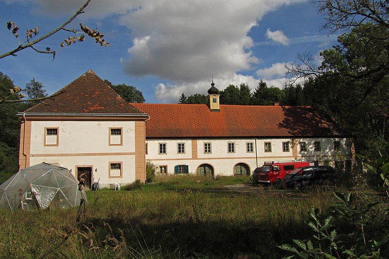 File:Schloss Gilgenberg.jpg