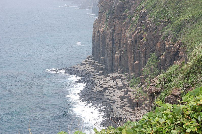 File:Shiodawara cliff.JPG