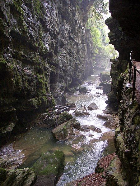 File:Taubenlochschlucht.jpg