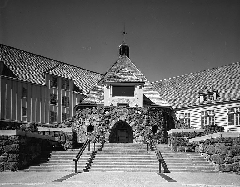 File:TimberlineLodgeFront.jpg