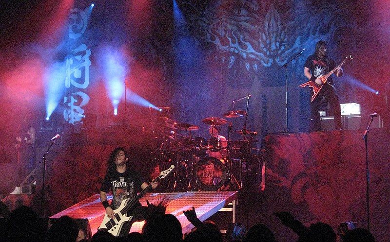 File:Trivium live 2008.jpg