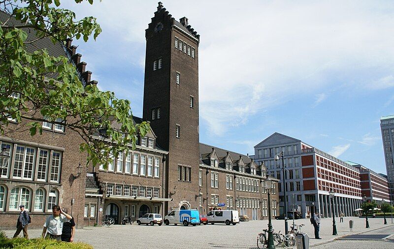 File:2010.07.20.155053 Bahnhof Maastricht.jpg