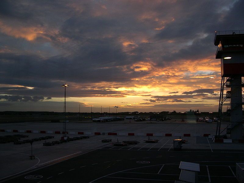 File:Airport Zaventem.jpg