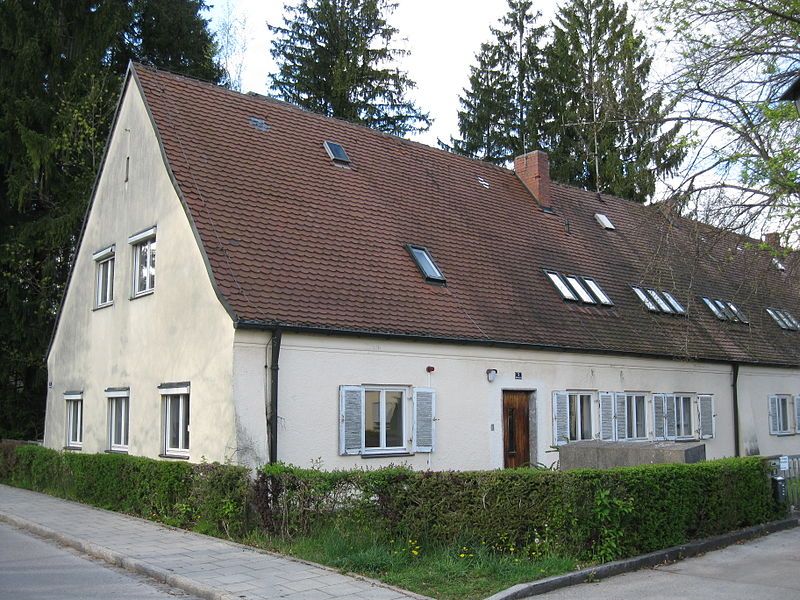 File:Badehaus Waldram 2.JPG