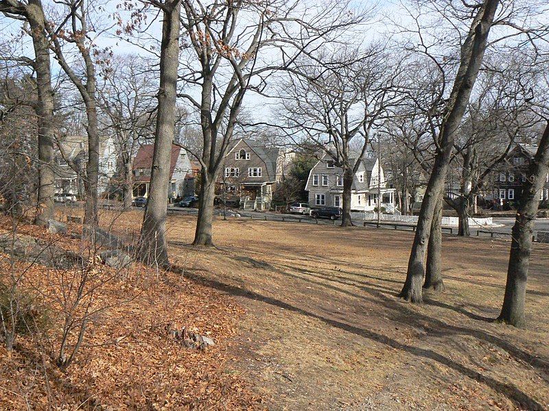 File:BostonMA SavinHillPark.jpg