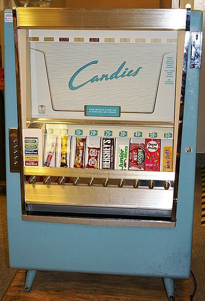 File:CandiesVendingMachine1952.jpg