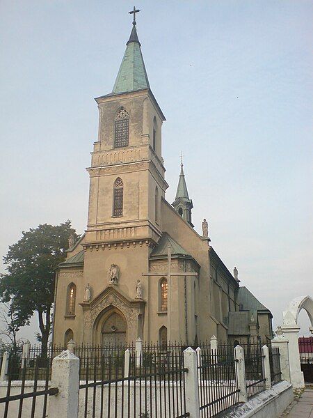 File:Church in Tczyca.JPG