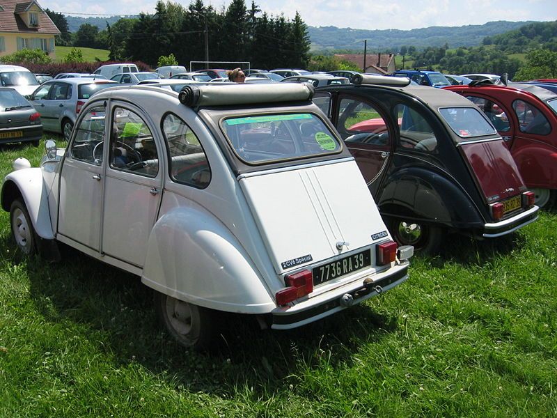 File:Citroen 2CV 2.jpg