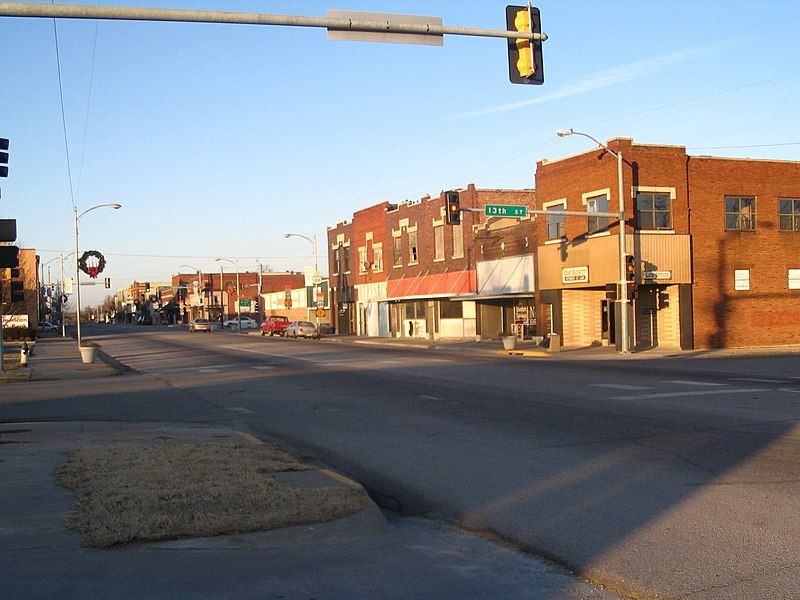 File:Downtown Baxter Springs.jpg