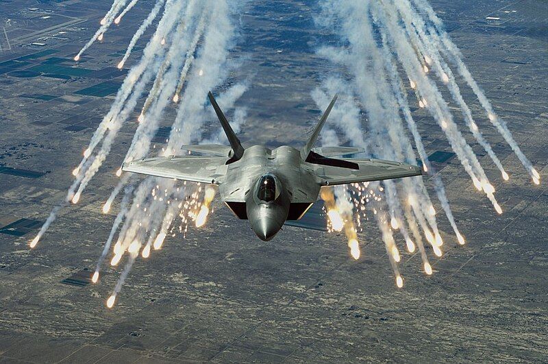 File:F-22 flares.jpg