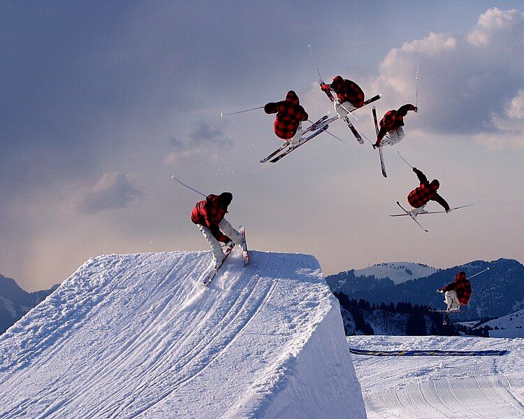 File:Freestyle skiing jump2.jpg