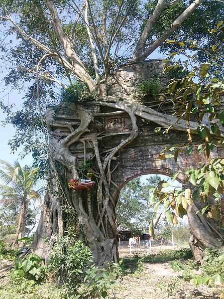 File:HoangPhucPagoda3.jpg