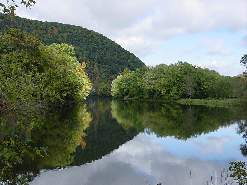 File:Housatonic river.jpg