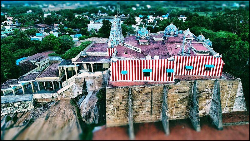 File:Kundrakudi temple wiki.jpg