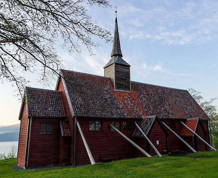 File:Kvernes stavkirke.jpg