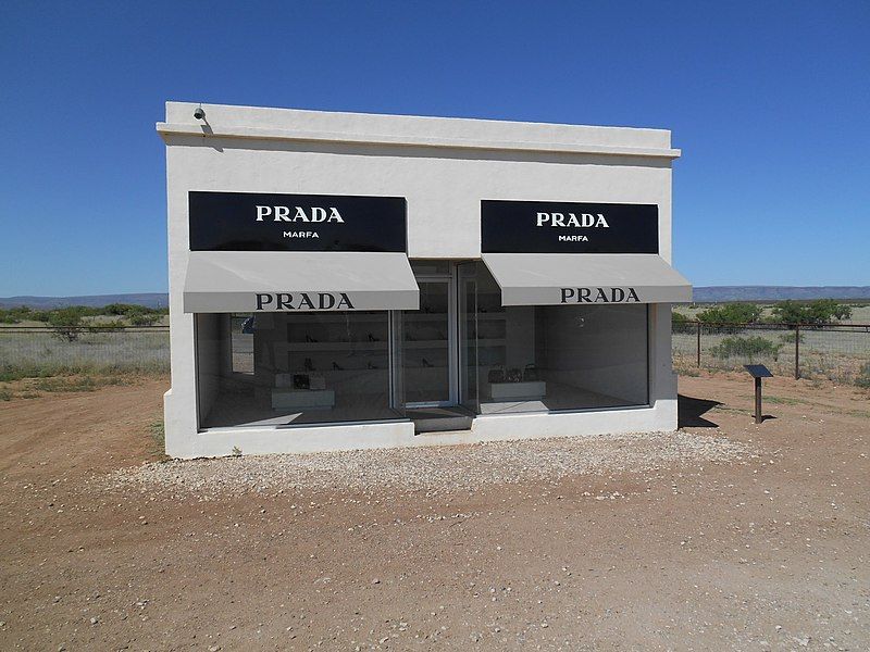 File:Prada-1346603 1280.jpg