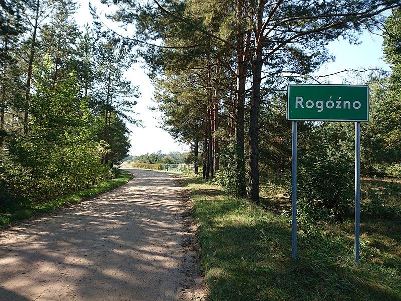 File:Rogóźno road sign.jpg