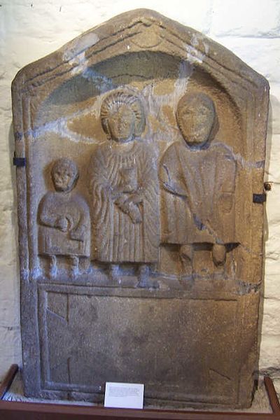 File:RomangravestoneatIlkley.jpg