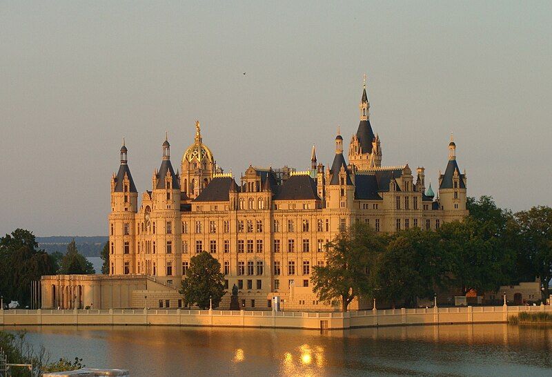 File:Schwerin Schloss3.JPG