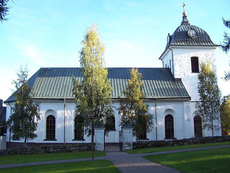 File:Selångers kyrka.jpg