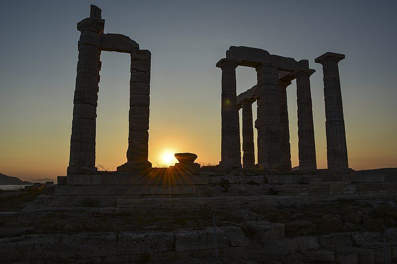 File:Sounio Naos Poseidona.jpg