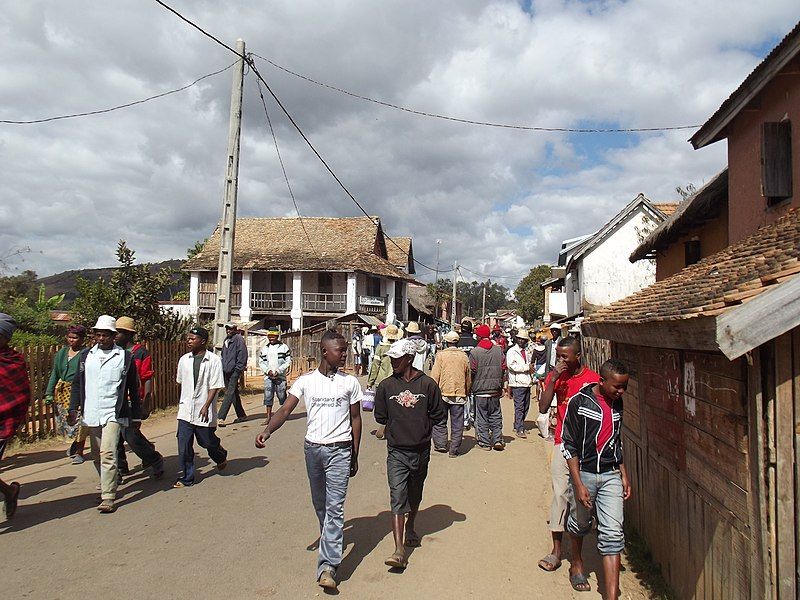 File:Talata-Ampano street.jpg