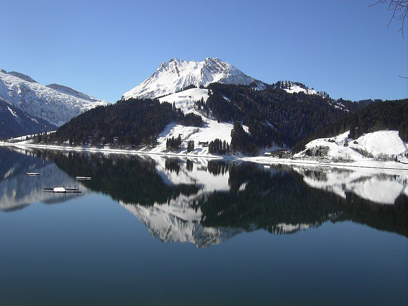 File:Waegitalersee SZ.jpg