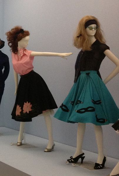 File:1950s poodle skirts.jpg