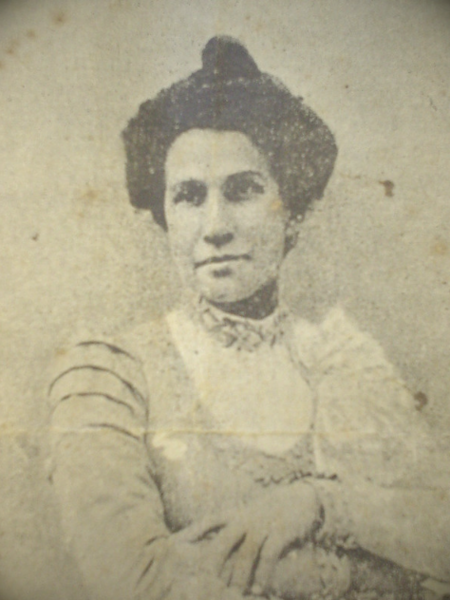 File:Antonieta César Dias.png