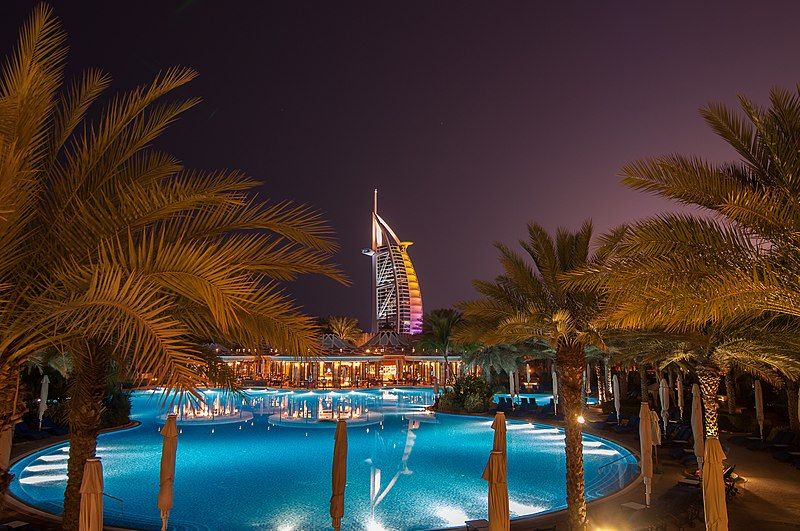 File:Burj Al-Arab (13996844503).jpg