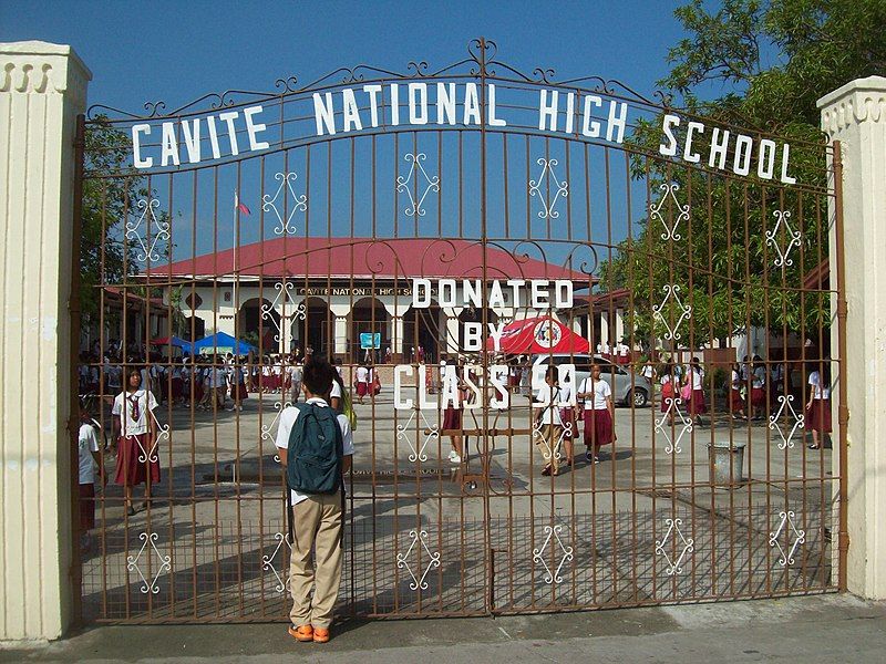 File:CNHS MAIN GATE.jpg