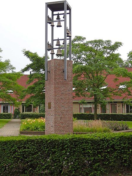 File:Carillon Boekelo.jpg