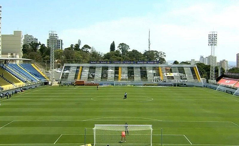 File:Estádio Nabi.jpg