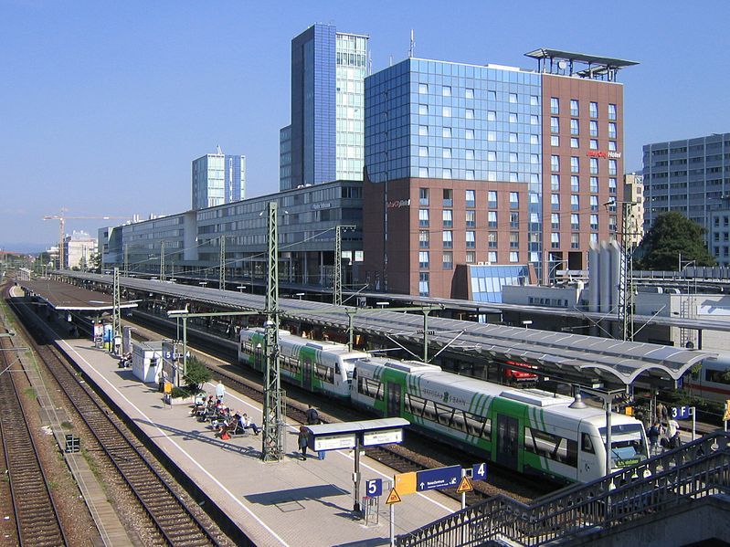 File:Freiburg Hauptbahnhof 4169.jpg